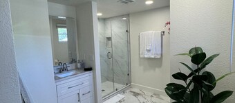 Cozy 2-bedroom house in charming Nogales with AC, WiFi