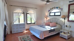 3 habitaciones, escritorio, cuna de viaje y wifi 