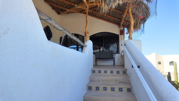 Property grounds - 10 Minute Walk to Pickleball and the Sea of Cortez (Los Barriles)