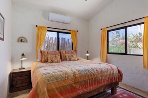 2 bedrooms, desk, travel cot, free WiFi - Casa De Las Mobulas near the beach and pickleball (Los Barriles)