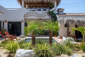 Terrace/patio - Casa De Las Mobulas near the beach and pickleball (Los Barriles)
