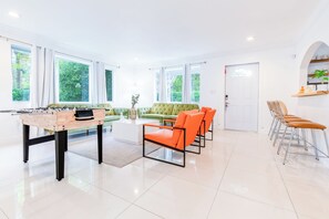 Game room - Sleeps 10 | Private Pool | Jacuzzi | BBQ | Games | Games (Miami)