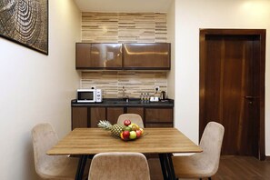 Family Suite | In-room dining