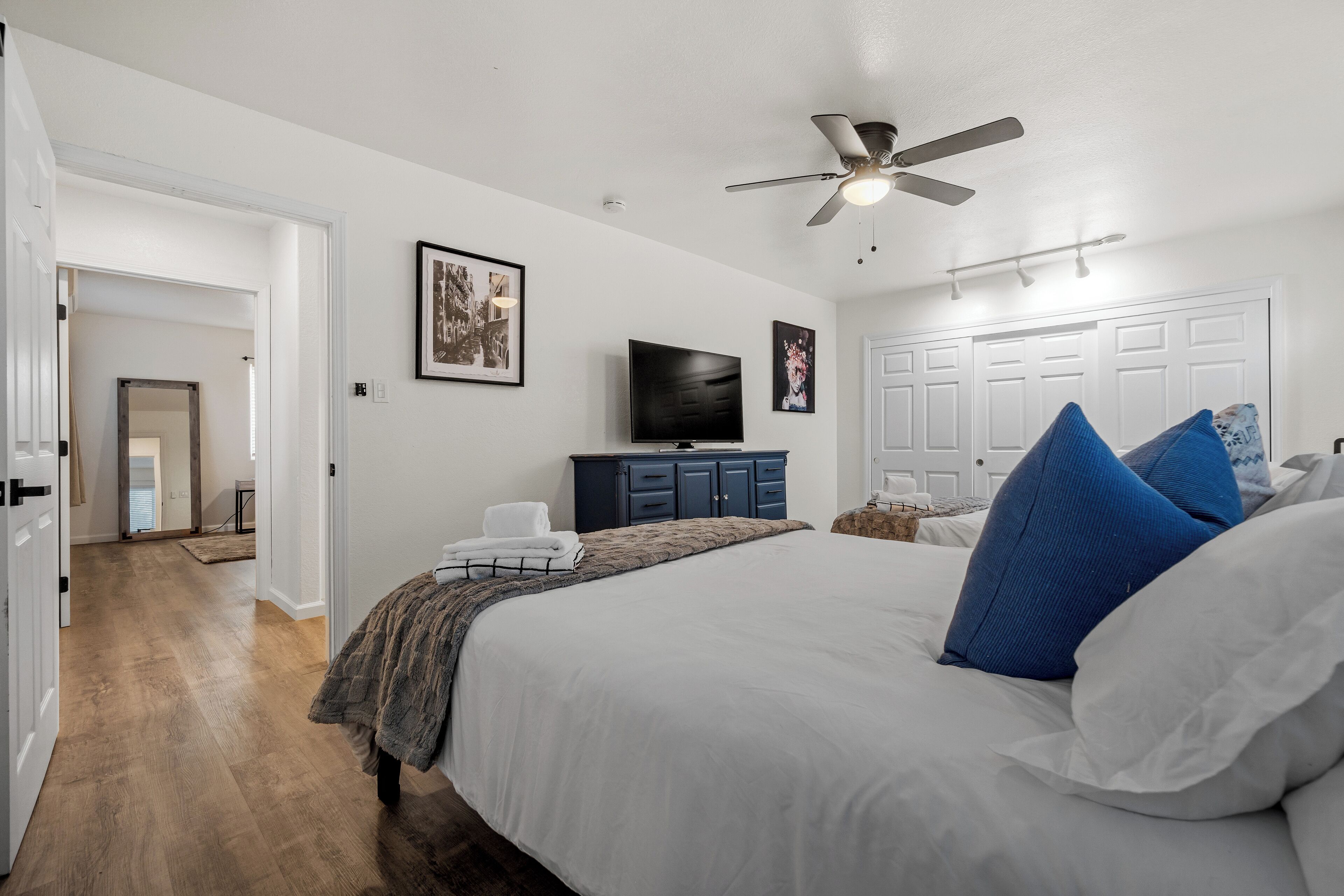 3 Schlafzimmer, Zimmersafe, Bügeleisen/Bügelbrett, Reisekinderbett