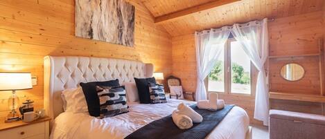 4 soverom, strykejern/-brett, reiseseng for barn og wi-fi (inkludert)