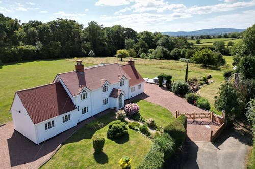 Beautiful Danford House & Lodge with Hot Tub