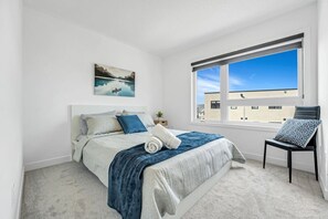 3 bedrooms, desk, iron/ironing board, WiFi