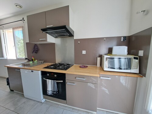 Maison La Châtaigne au calme entouré de la nature 