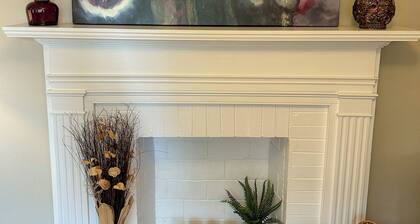 Comfy & Cozy Home in Weaver!