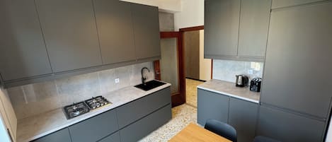 冰箱、微波炉、炉灶、茶具/咖啡用具