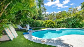 Piscine extérieure, piscine chauffée