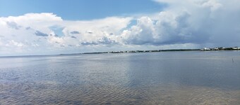 3-bedroom RV in charming Dark Island Perry Fl with AC, WiFi. Enjoy a cozy stay