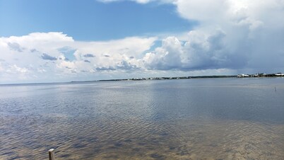 3-bedroom RV in charming Dark Island Perry Fl with AC, WiFi. Enjoy a cozy stay