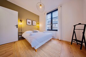 2 bedrooms, iron/ironing board, travel cot, free WiFi