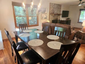 Dining - 3-bedroom, King Beds, Dog-friendly, Skiing, Blowing Rock, Tweetsie, Boone, ASU (Blowing Rock)