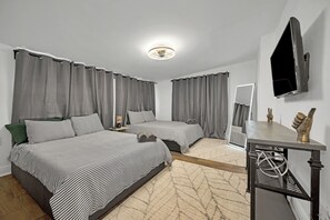 4 habitaciones, tabla de planchar con plancha, wifi y ropa de cama