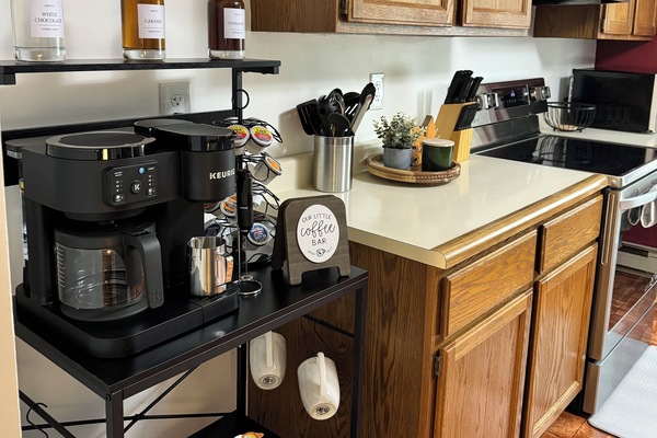 Kylskåp, mikrovågsugn, ugn och spishäll