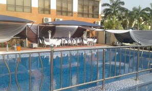 Outdoor pool - Babcock Guest House (Ilishan)