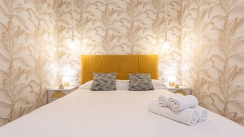 Iron/ironing board, free WiFi, bed sheets