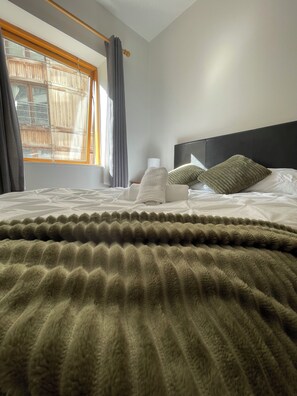 2 soverom, strykejern/-brett, wi-fi og sengetøy