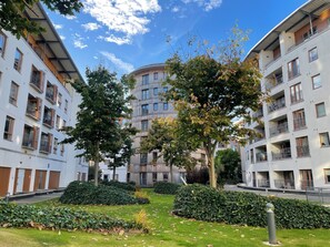 Exterior - Entire Apartment in Heart of Dublin (D01wc53)