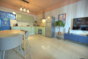 Fridge, microwave, oven, dishwasher