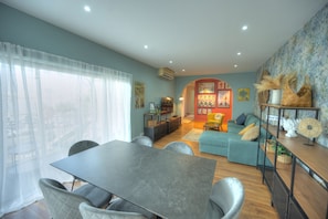 Dining - Stylish, large 3bedroom, seafront terrace GOSLM-13 (Sliema)