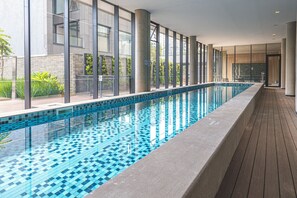 Sisäuima-allas, ulkouima-allas