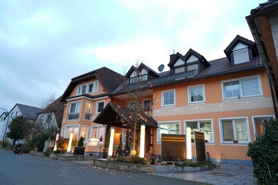 G. Hotel Müller