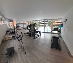 Fitness facility - Delightful, Luxurious & Spacious 3-bedroom 2-bath Apartment  (Envigado)