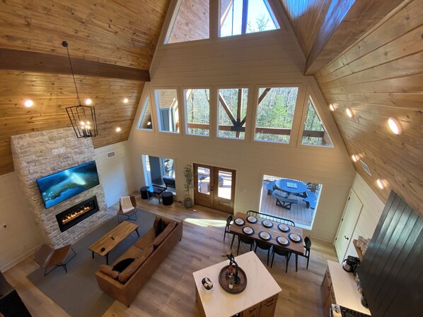 Smart TV, fireplace, video games, books - New Aframe Cabin/7 Arcades/HotTub/FirePit/Movie Screen/Stargazing Hammock/ (Broken Bow)