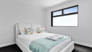 2 habitaciones, tabla de planchar con plancha, cuna de viaje y wifi