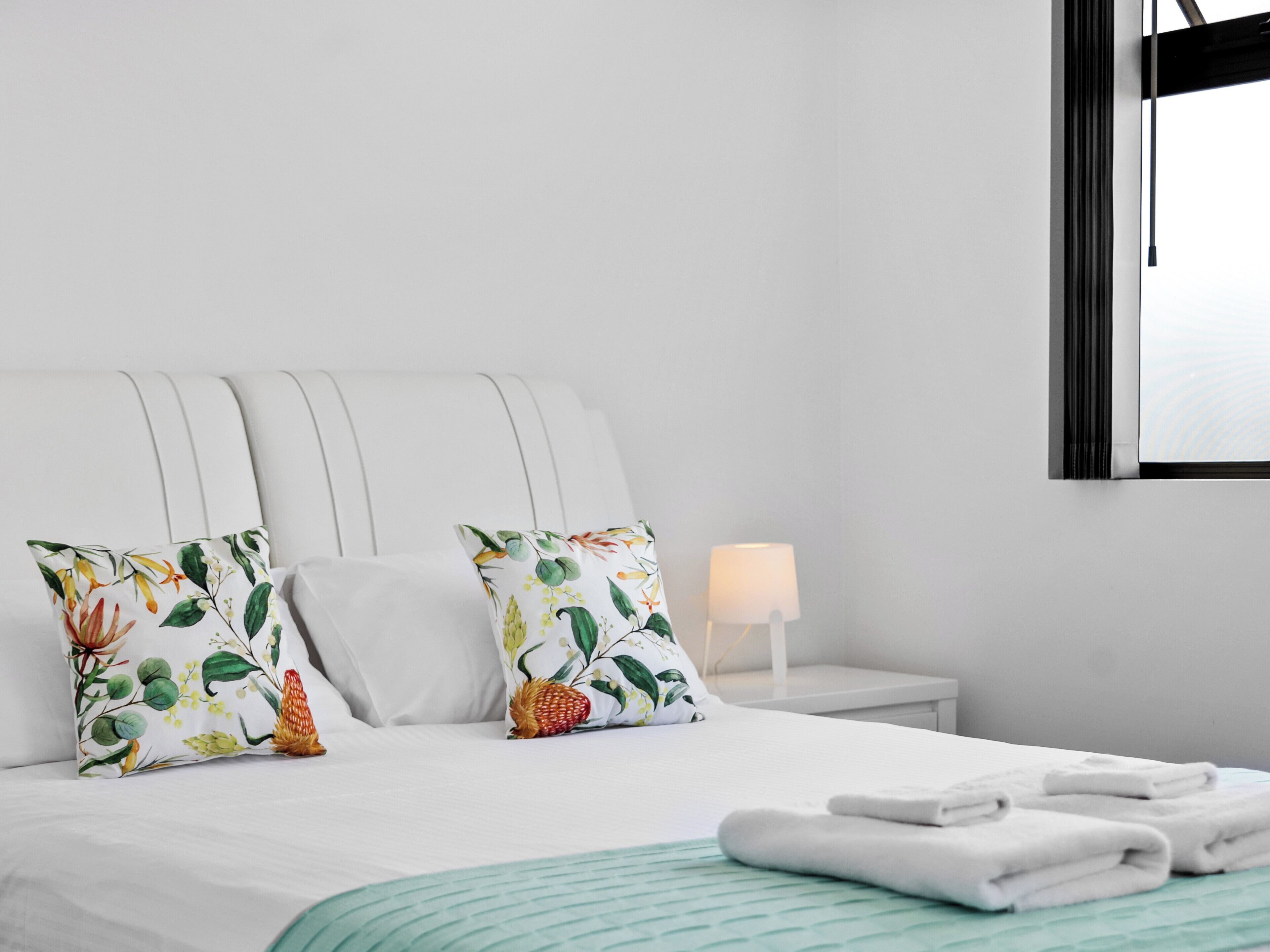 2 habitaciones, tabla de planchar con plancha, cuna de viaje y wifi 