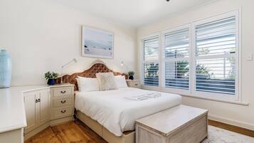 2 bedrooms, iron/ironing board, travel cot, WiFi