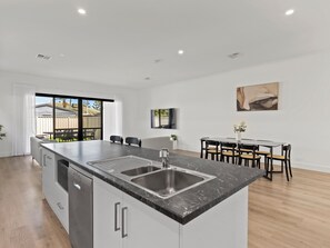 Interior - Swainson on Lexington (Henley Beach South)
