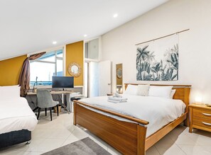 3 chambres, fer et planche à repasser, lit de bébé portatif, Wi-Fi