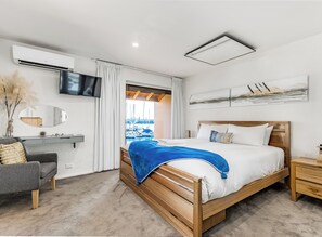 3 bedrooms, iron/ironing board, travel cot, WiFi