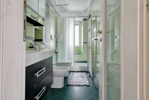 Hair dryer, bidet, towels, toilet paper - Hostmate - Milano - Tortona (Milano)