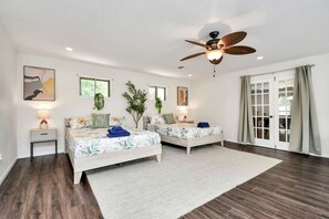 5 soveværelser, skrivebord, Wi-Fi, sengetøj