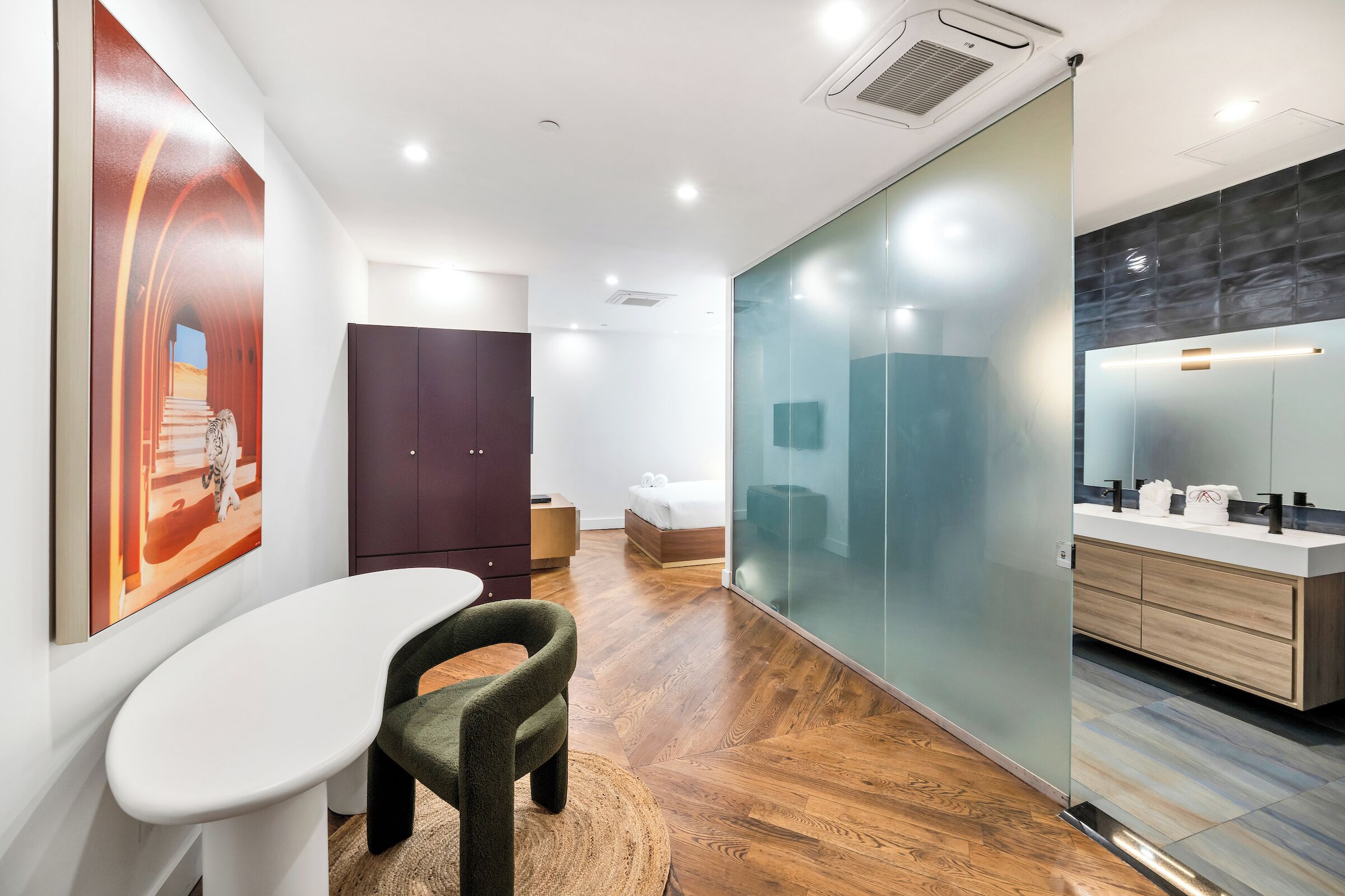 6 bedrooms, premium bedding, in-room safe, individually decorated