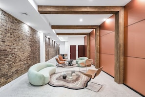 Premium Σπίτι σε Συγκρότημα Κατοικιών, Περισσότερα από 1 Υπνοδωμάτια, Executive Επίπεδο | Περιοχή καθιστικού | Τηλεόραση Smart 55 ιντσών με καλωδιακά κανάλια