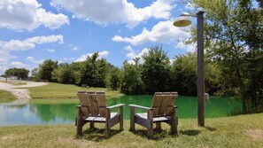 Lake - The Range Vintage Trailer Resort (Ennis)