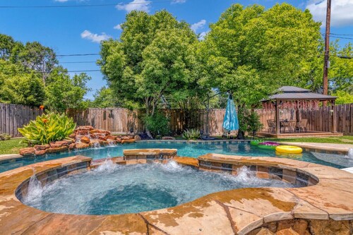 *NEW* Floral Haven - Heated Pool & Game Room