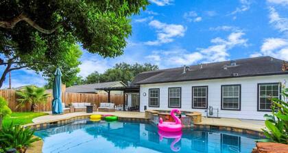 *NEW* Floral Haven - Heated Pool & Game Room
