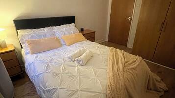 Comfort-Apartment, Gartenblick | Laptopgeeigneter Arbeitsplatz, Bügeleisen/Bügelbrett, kostenloses WLAN
