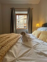 Comfort Apartment, Garden View | Laptop workspace, iron/ironing board, free WiFi