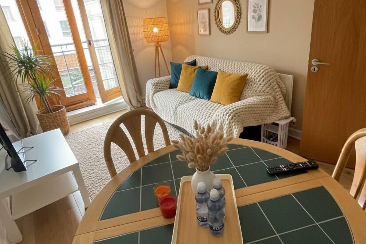 Comfort Apartment, Garden View | Living area | 24-inch TV with digital channels, Netflix, streaming services