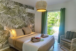 3 bedrooms, desk, iron/ironing board, free WiFi - Charming Villa with Private Pool and River Access (Sainte-Rose)