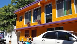 Exterior - Private room for 5 people. A/C, TV, Wi-Fi, minibar, kitchen and living. Downtown | Isla Mujeres  #2 (Isla Mujeres)