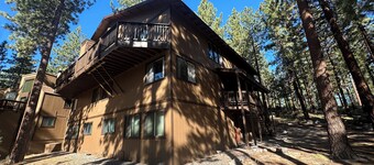Large 1875 SF  2-bedroom + 2 LR with Sofa Beds townhome in Zephyr Cove with WiFi